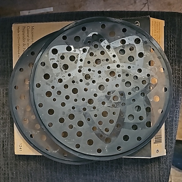 Pampered chef microwave chip maker - Picture 2 of 2